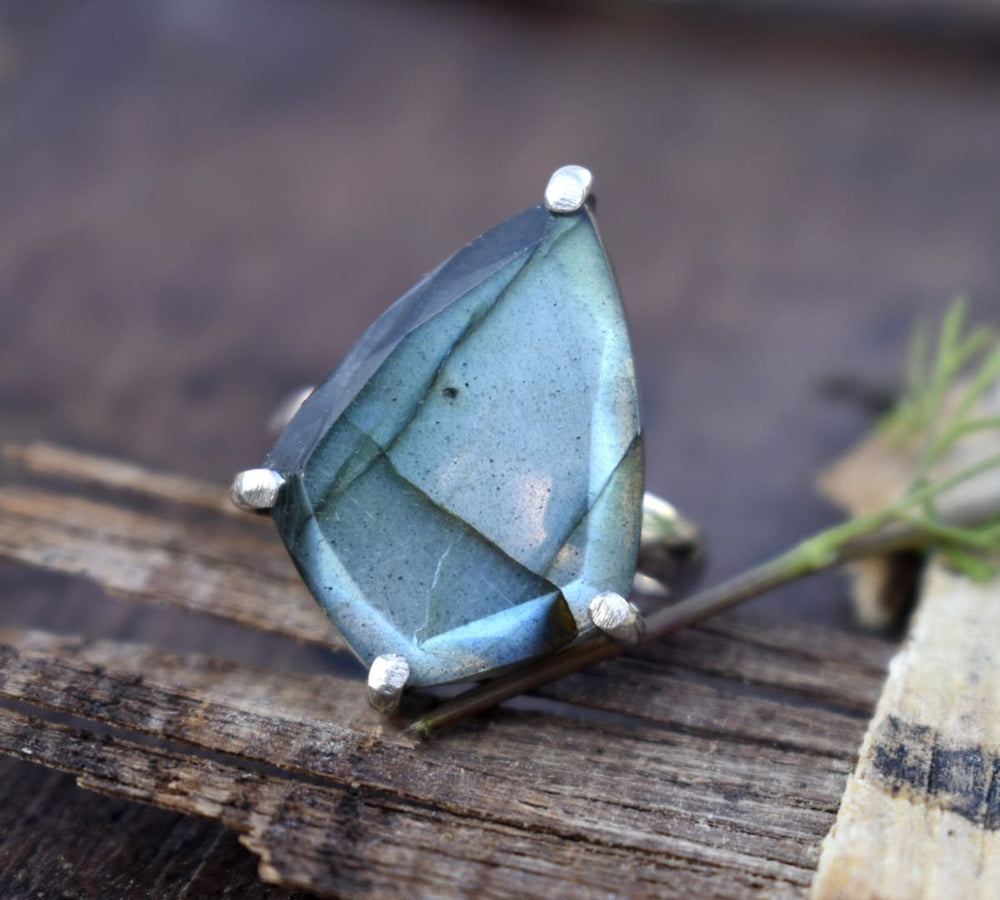 rings Blue Flash Labradorite Ring,February Birthstone Gift for Valentine’s Day Handcrafted Jewelry - by jaipur art jewels