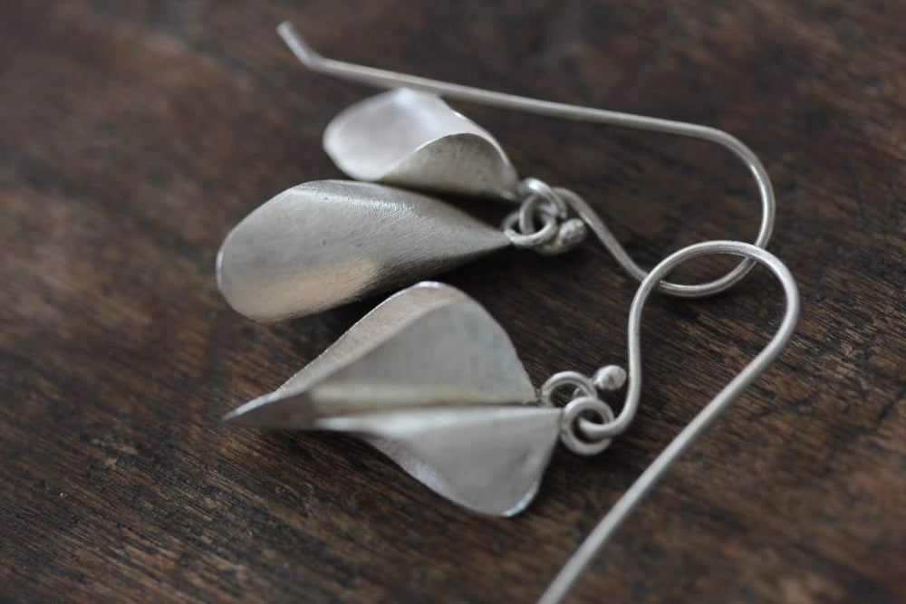 Earrings Calla lily flower handmade silver earrings (E0185)
