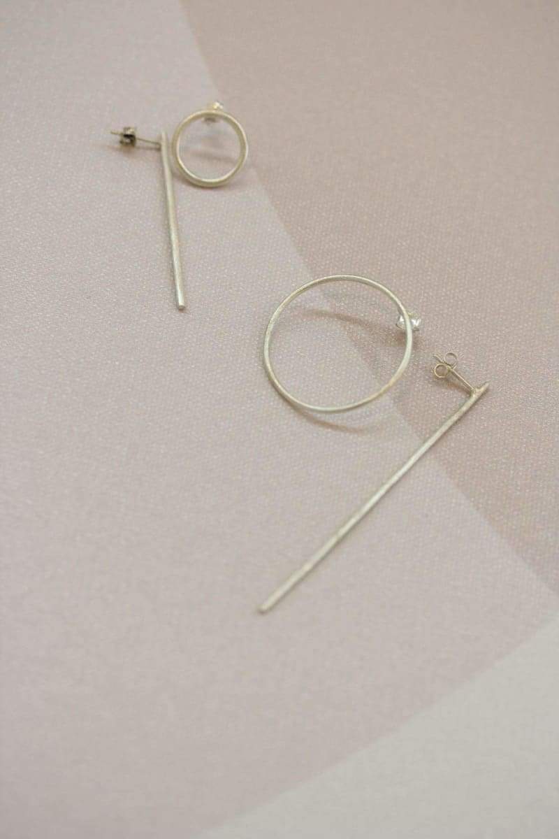 Earrings Circle and line silver stud earrings - large