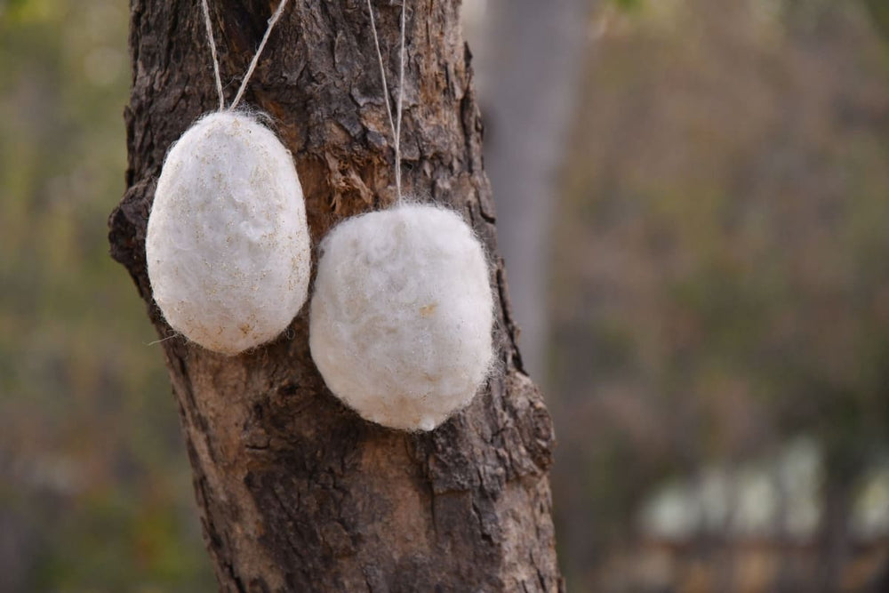 De Kulture Handmade Premium Wool Felt Hanging Egg White Eco Friendly Needle Felted Stuffed Easter Ornament Ideal For Home Office Party 