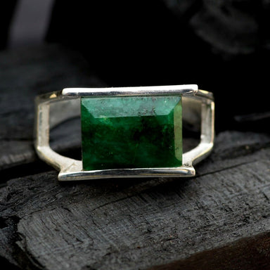 Silver Plated Geometric Design Green Color Stone Finger Ring