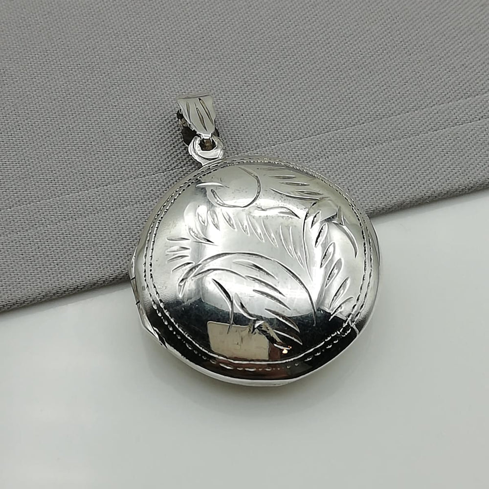 Engraved silver locket pendant - Sterling - Memorabilia and photo - Silver charm necklace - PD41 - by NeverEndingSilver