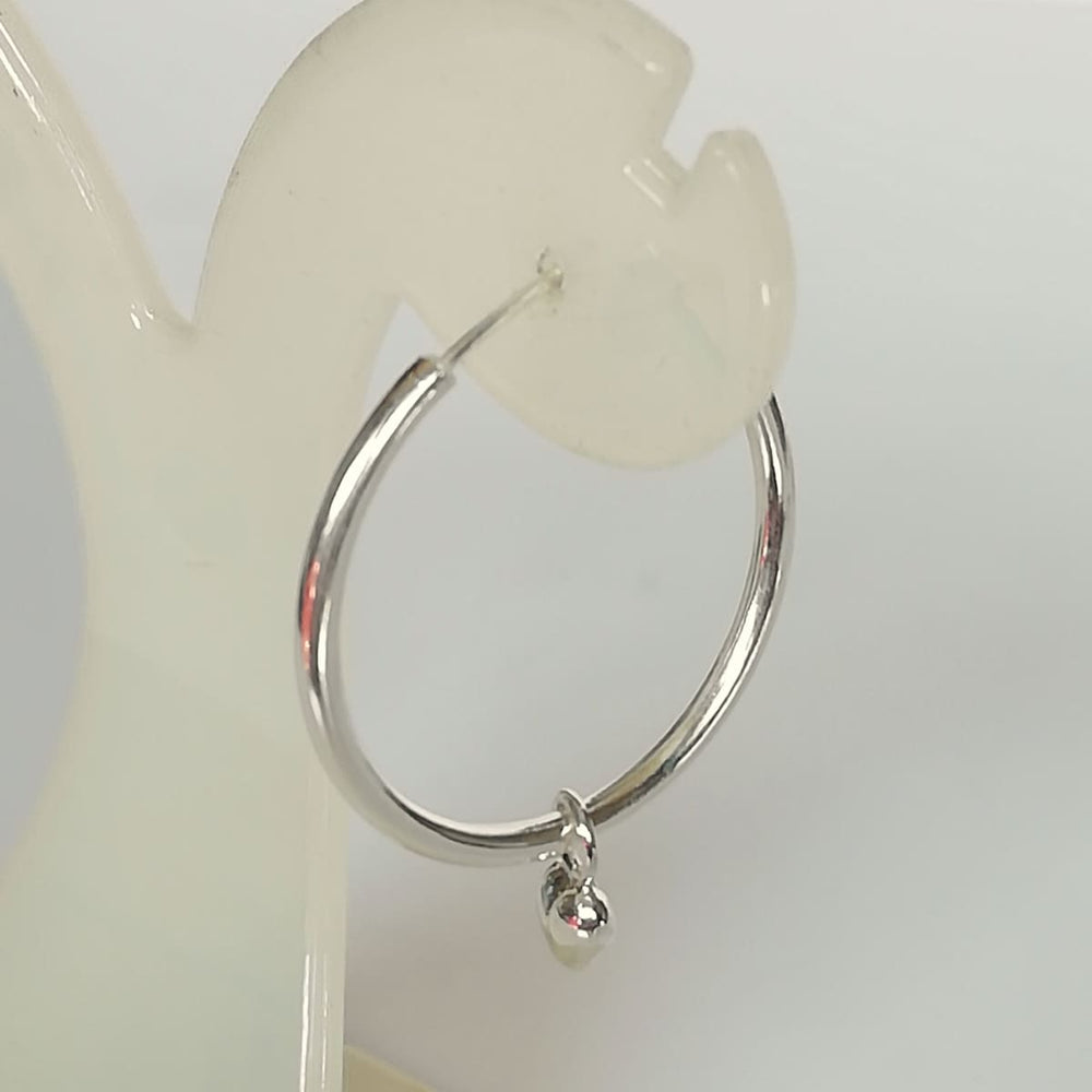 Hearts Hoop | Silver Earrings | Jewelry | Minimalist Hoops | Accessories | Heart Charm | Ear | E11 - by Oneyellowbutterfly