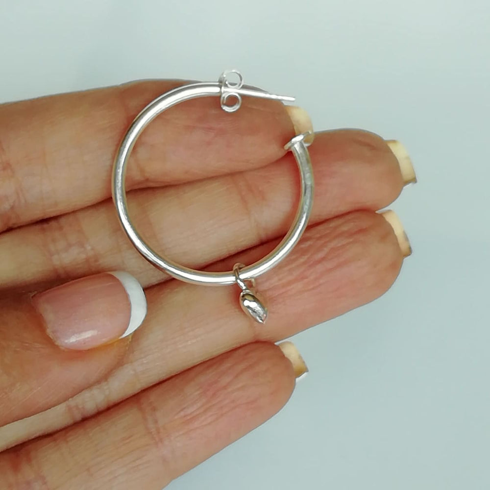 Hearts Hoop | Silver Earrings | Jewelry | Minimalist Hoops | Accessories | Heart Charm | Ear | E7 - by Oneyellowbutterfly