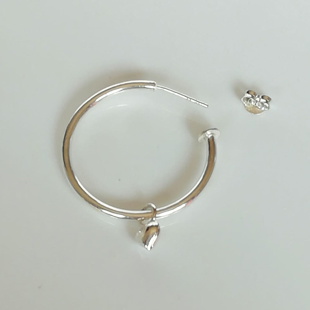 Hearts Hoop | Silver Earrings | Jewelry | Minimalist Hoops | Accessories | Heart Charm | Ear | E7 - by Oneyellowbutterfly