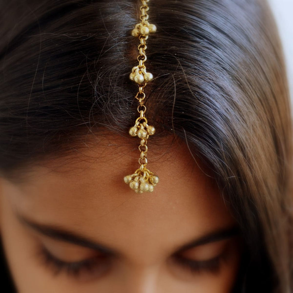hair accessories Indian Hair Accessory Gold Maang Tikka and Earring Set Minimal Wedding Jewelry - by Pretty Ponytails
