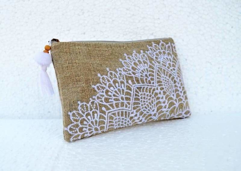 Linen embroidered pouch crochet pattern 5X9 inches - Bags