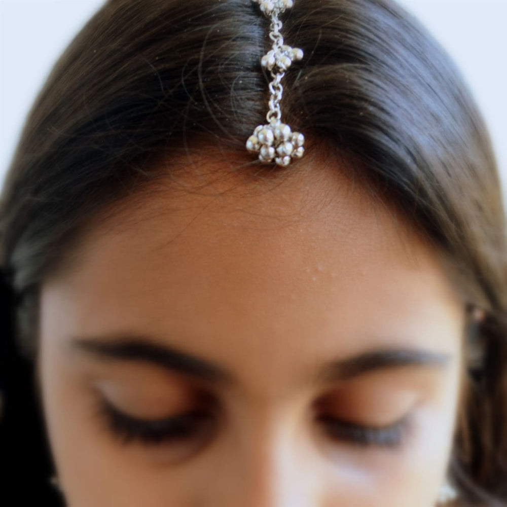 jewelry set Maang Tikka Earrings Small Headpiece and Jhumki Minimalist Indian wedding - by Pretty Ponytails