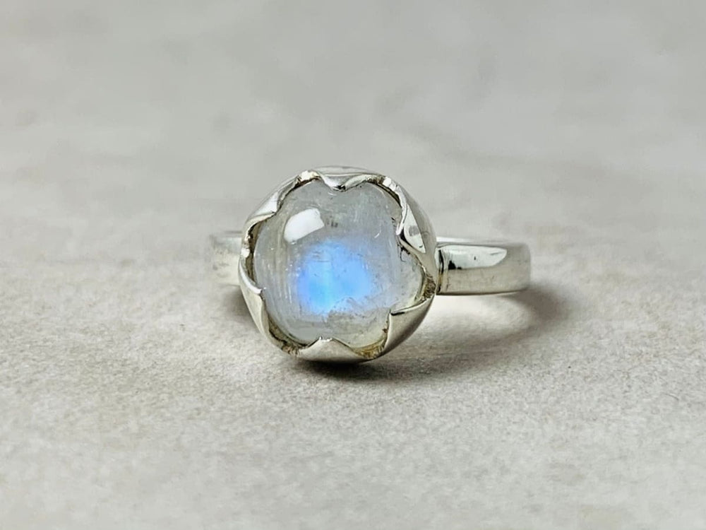 Pear Moonstone Engagement Ring, Rainbow Moonstone Vintage Rose Gold  Engagement Ring With Diamond Halo | Benati