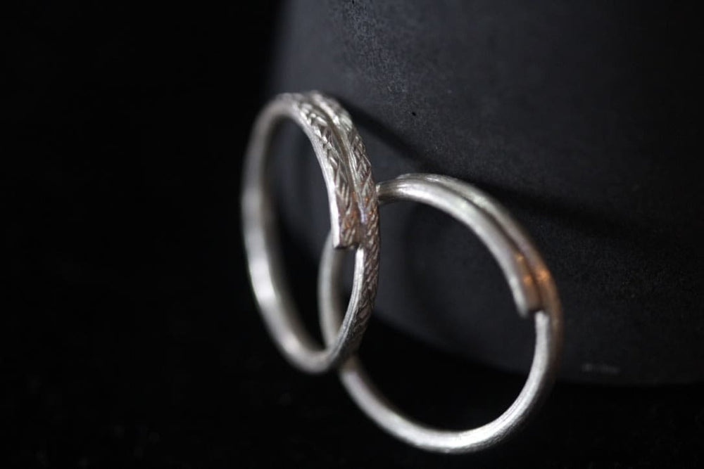 rings Silver stackable wrap-rings with chiseled and plain surface - set of 2 - by Silvertales Jewelry