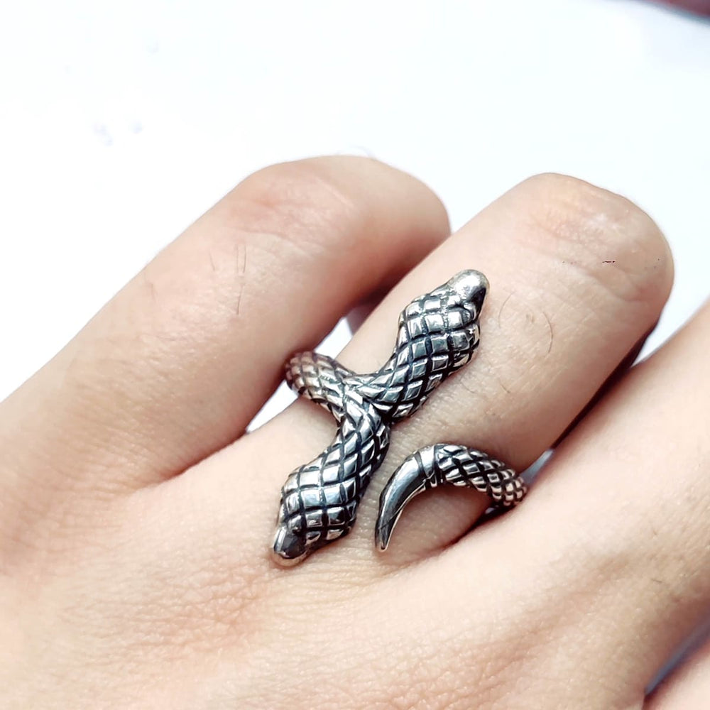 Vivid Cerastes Snake Sterling Silver Ring – GTHIC