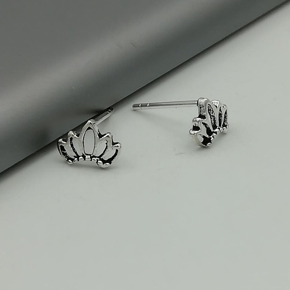 Sterling silver lotus studs | Tiny earrings | Tragus | Silver | Simple ear | E180 - by OneYellowButterfly