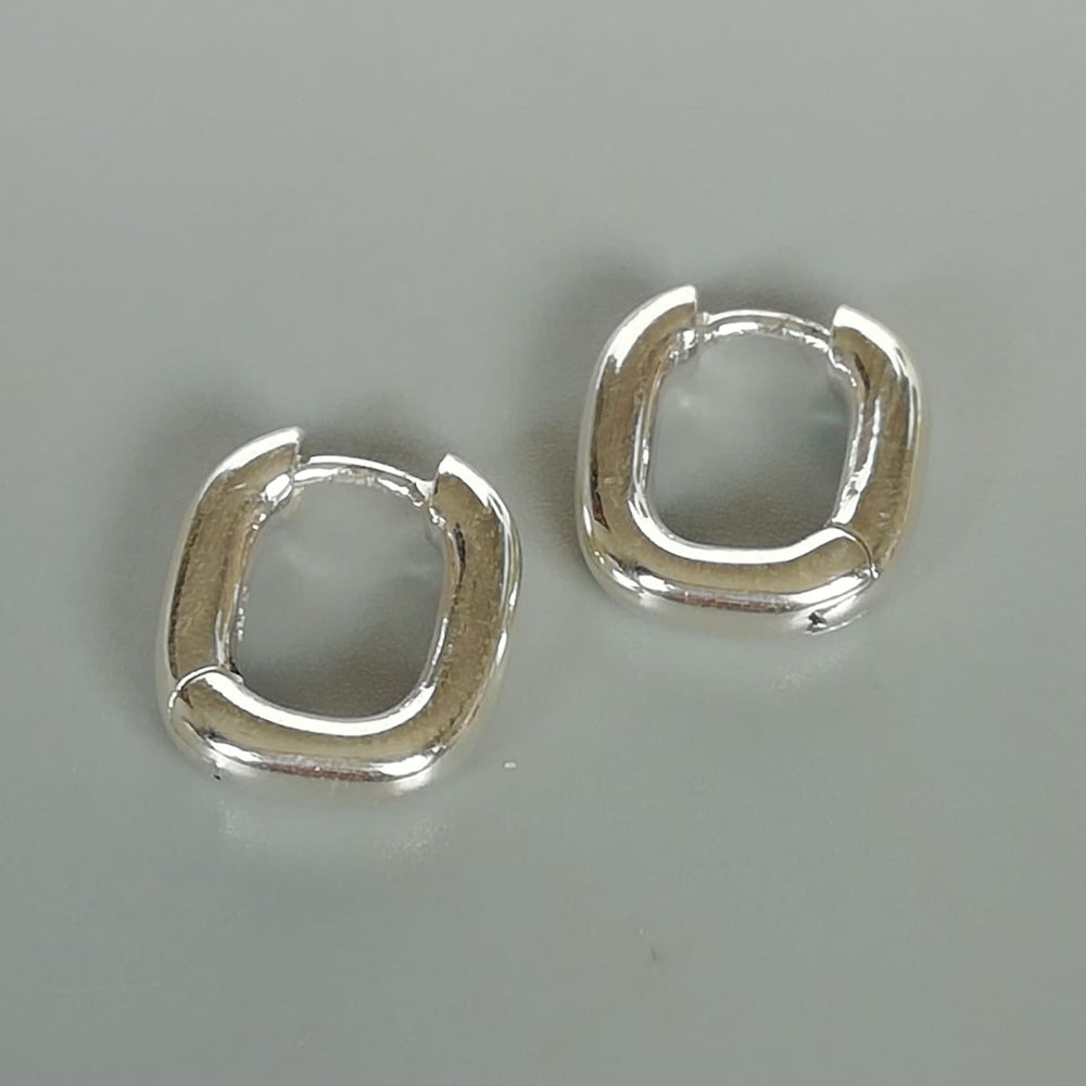 Sterling Silver Minimalist Square Hoops | Hoop Earrings | Square | 15mm Ear | Minimalist | E928 - by Oneyellowbutterfly